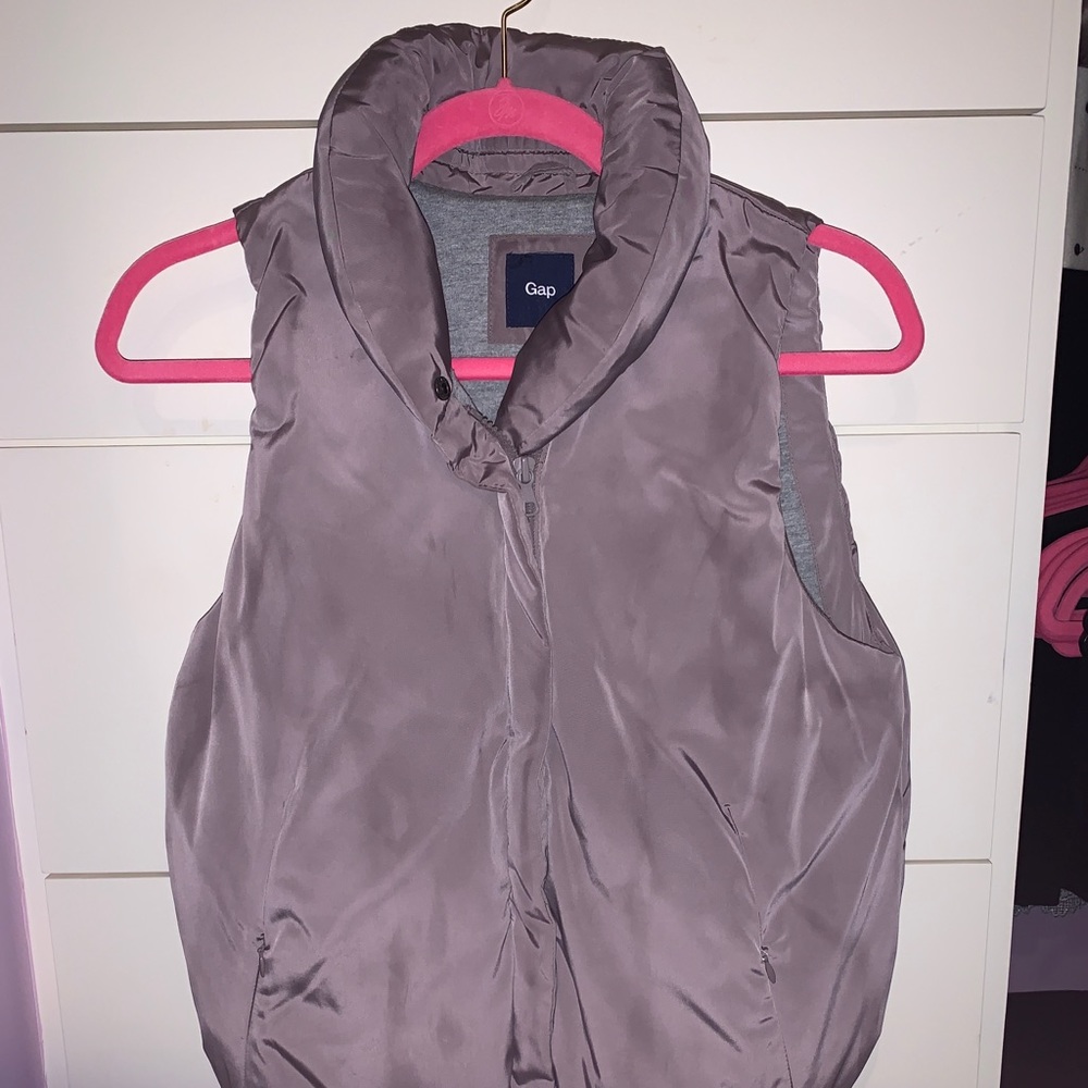 Gap Mauve Puffy Vest